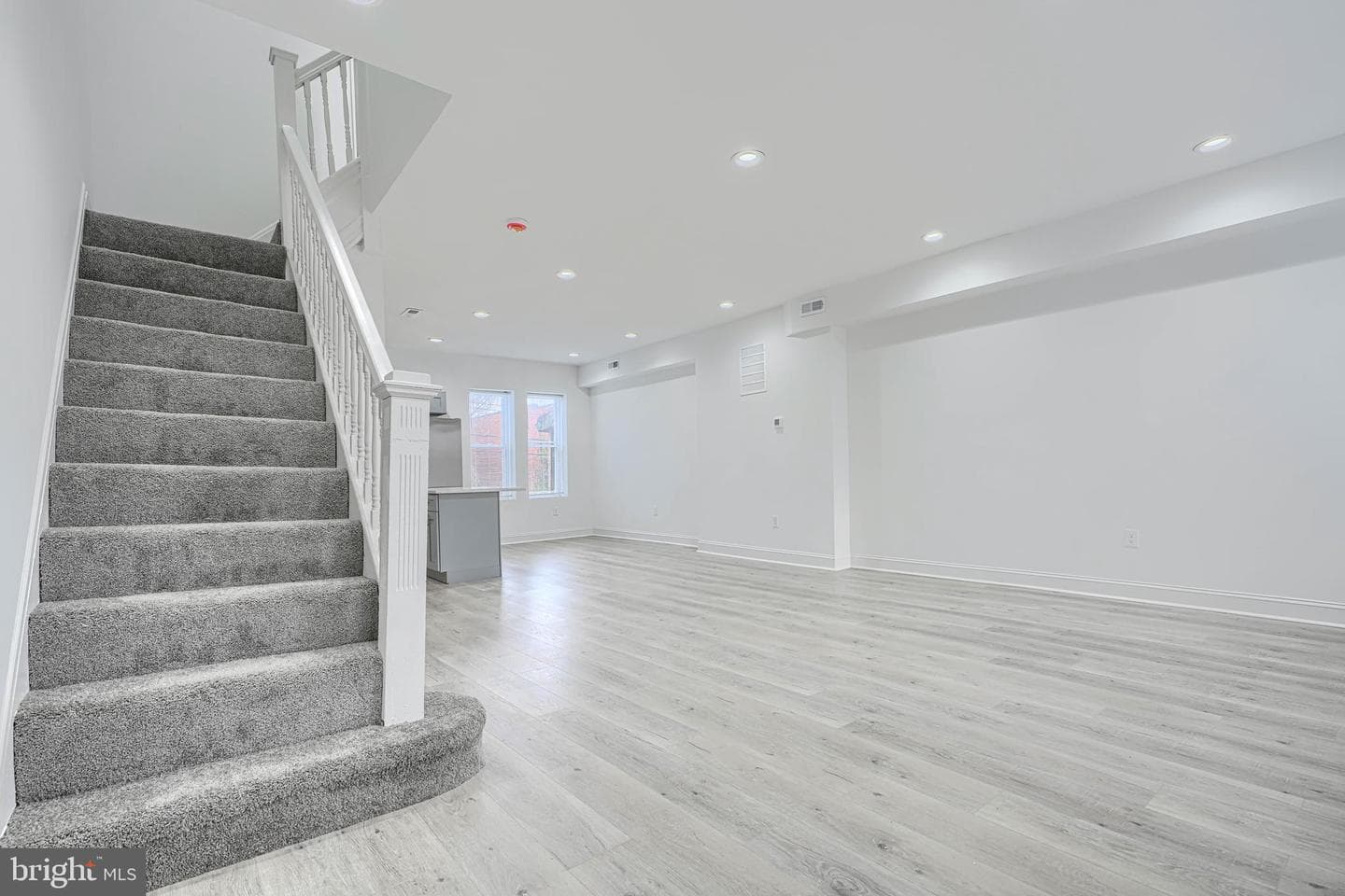 615 Linnard Street photo 11