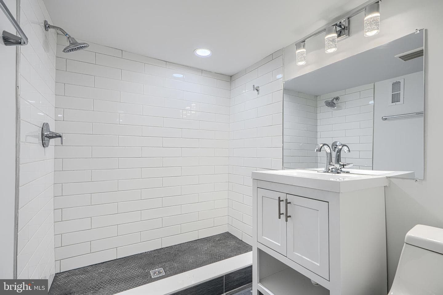 615 Linnard Street photo 24
