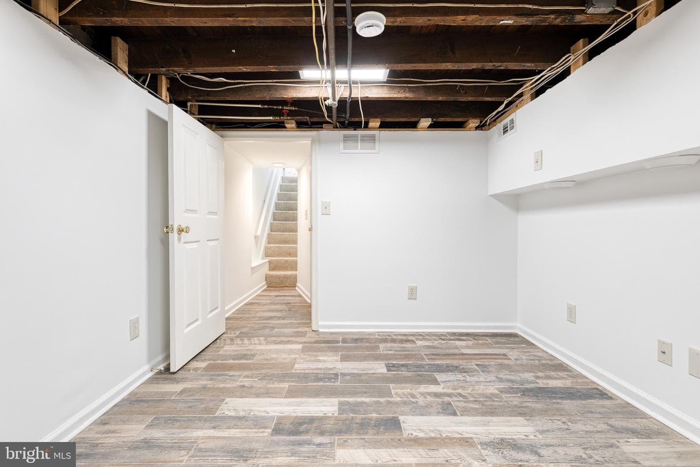 920 S Ellwood Avenue photo 30