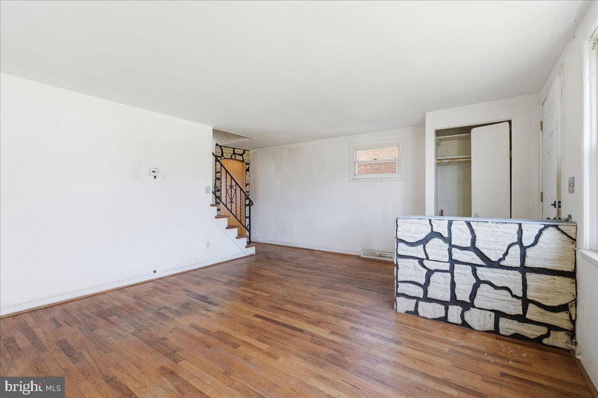 5410 Cedonia Avenue photo 11
