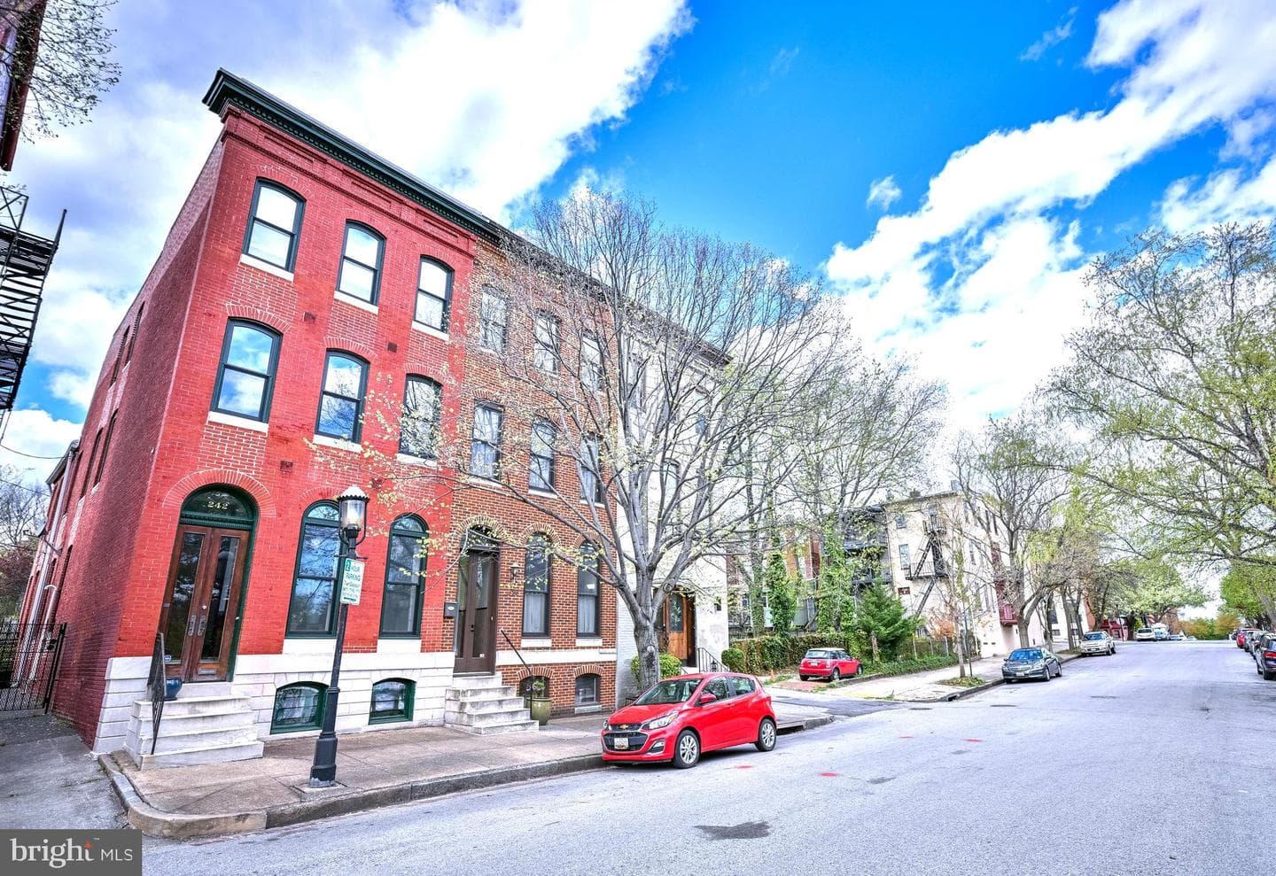 240 Wilson Street photo 3