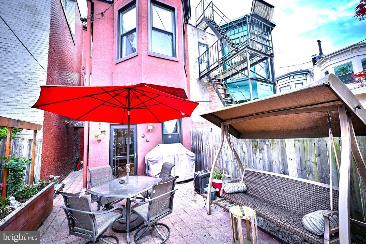 240 Wilson Street photo 61