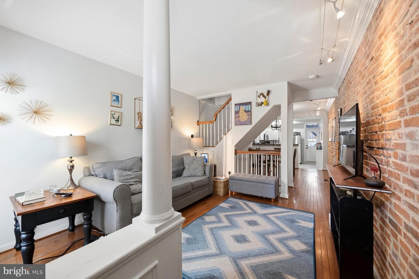 420 E Clement Street photo 2