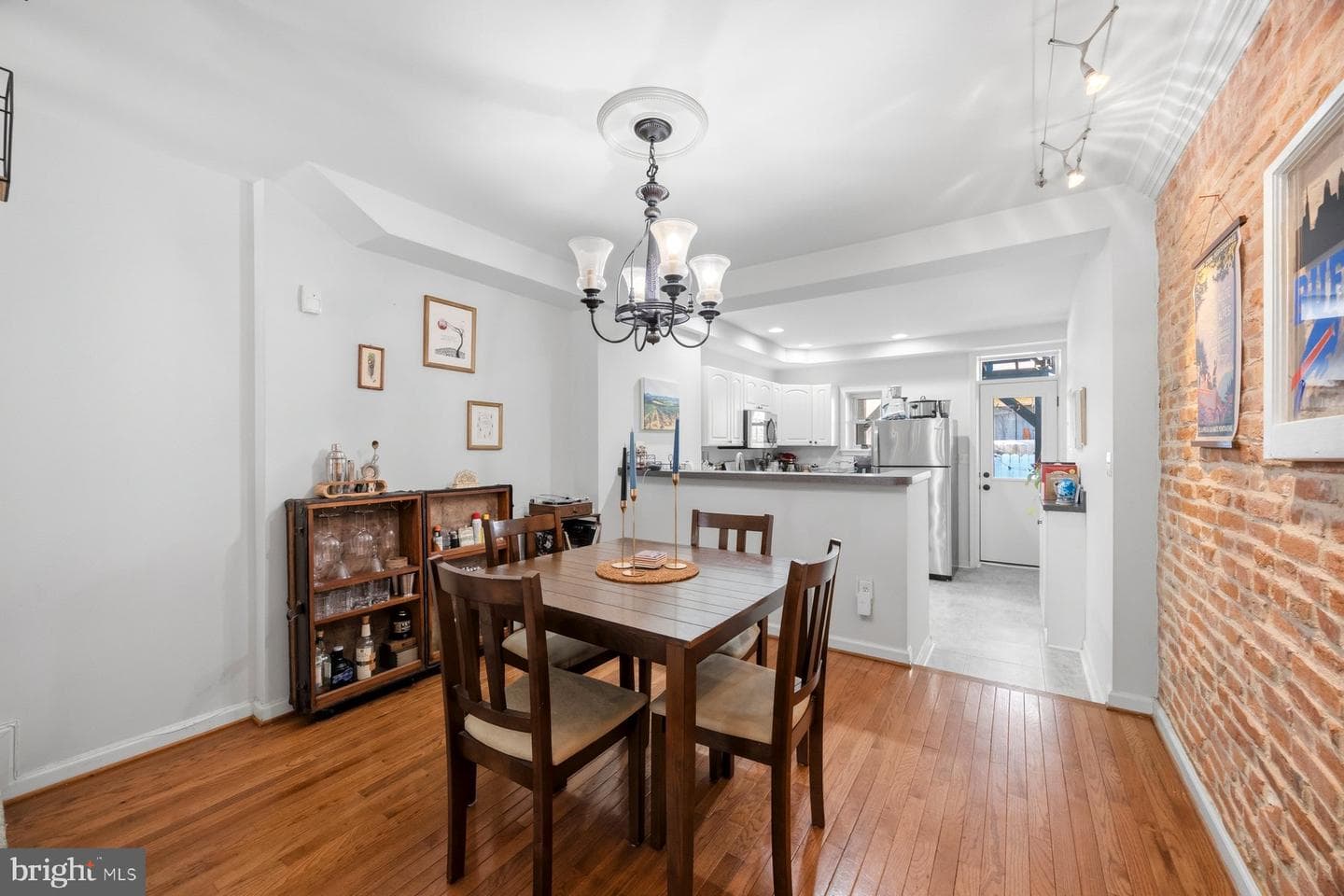 420 E Clement Street photo 9