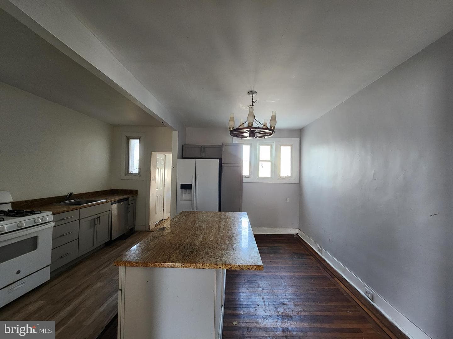 1115 Bonaparte Avenue photo 7