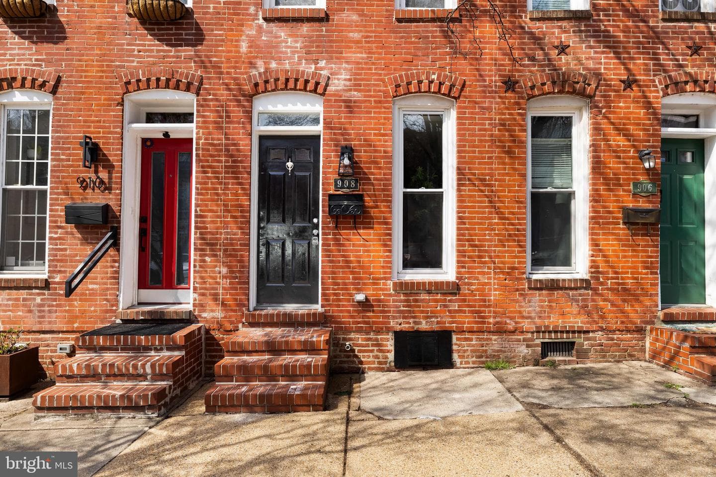 908 S Potomac Street photo 2