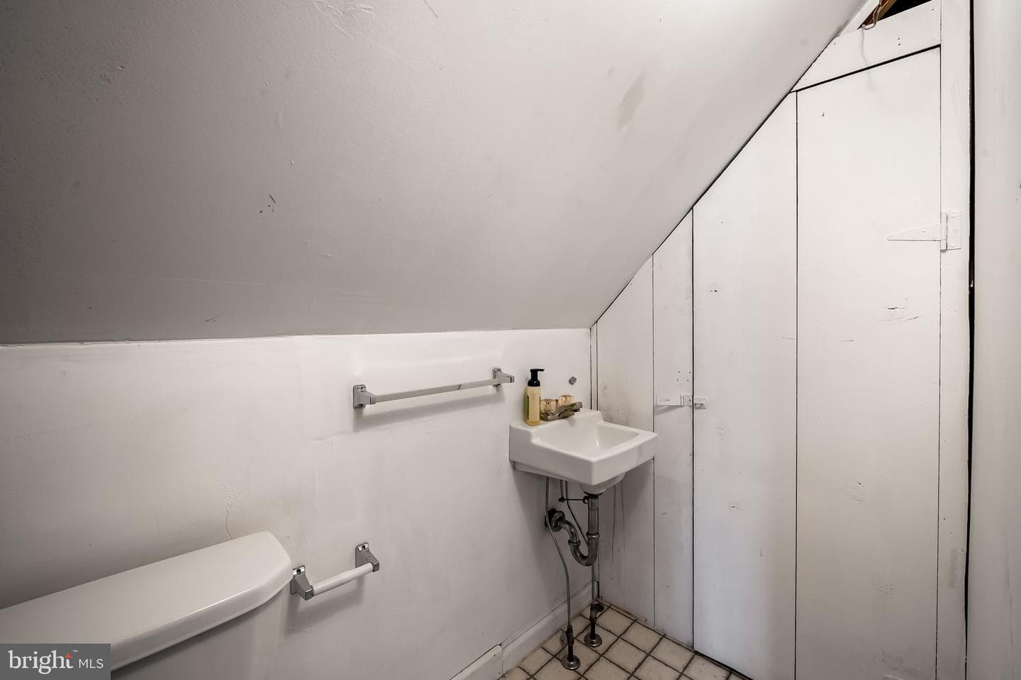 328 Tunbridge Road photo 36
