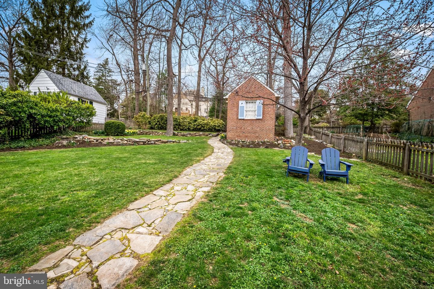 328 Tunbridge Road photo 44