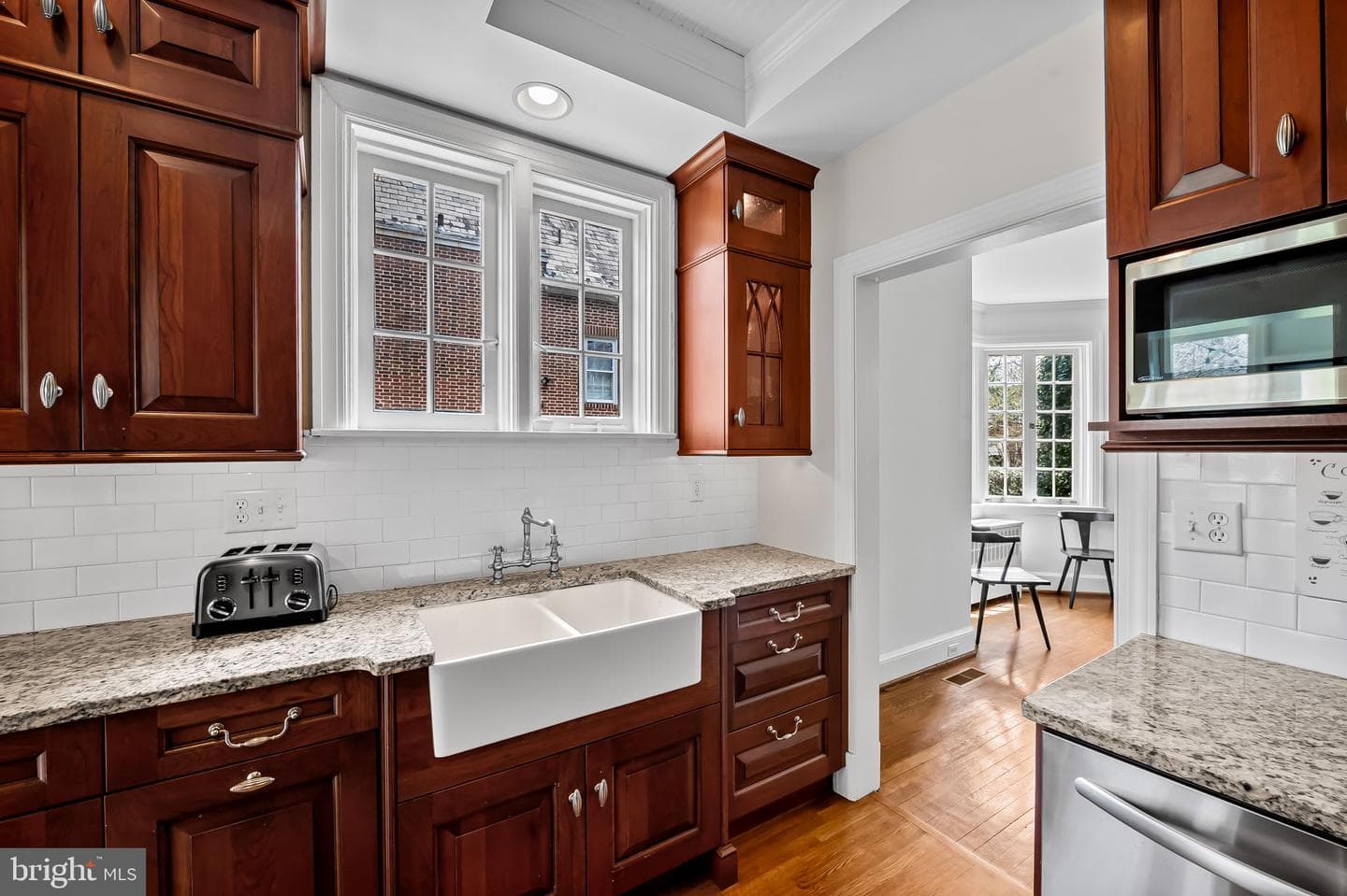 328 Tunbridge Road photo 8
