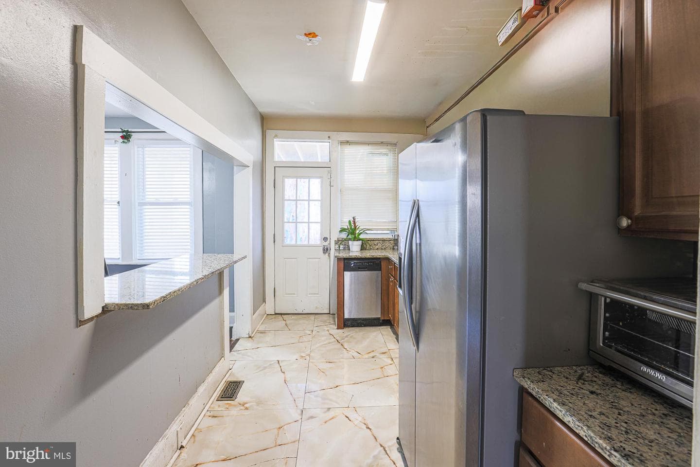 3065 Mayfield Avenue photo 21