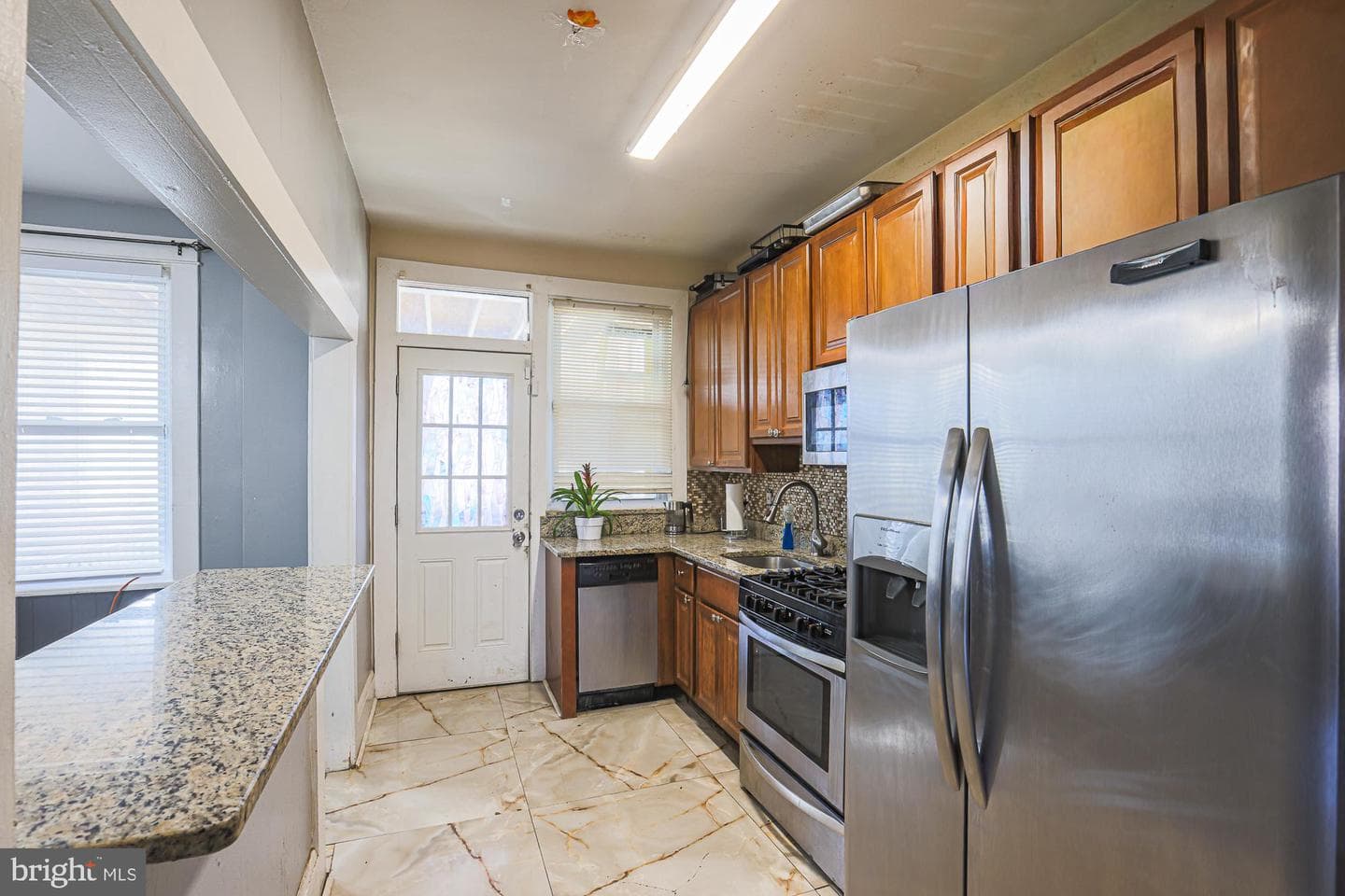 3065 Mayfield Avenue photo 22