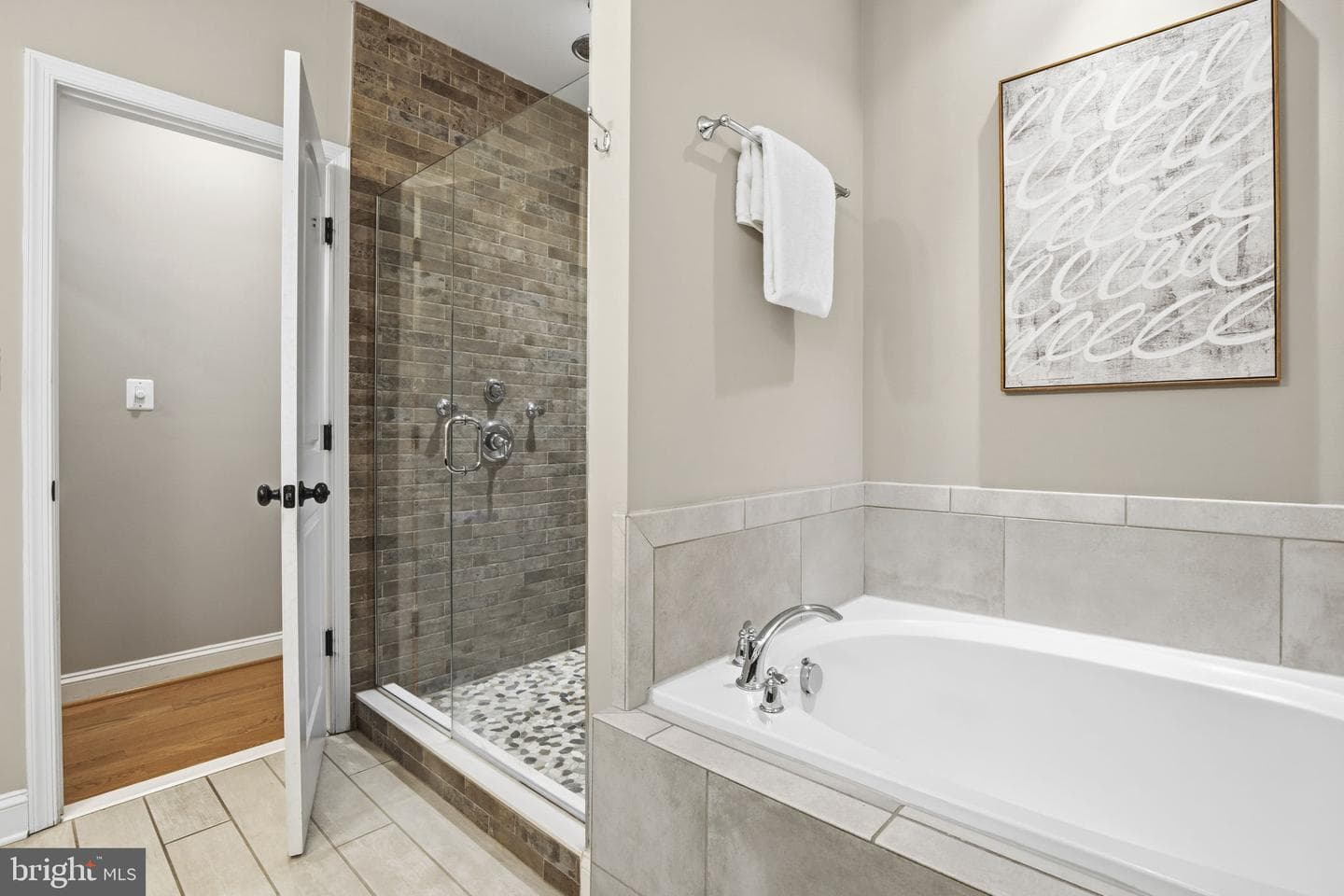 1131 William Street photo 15