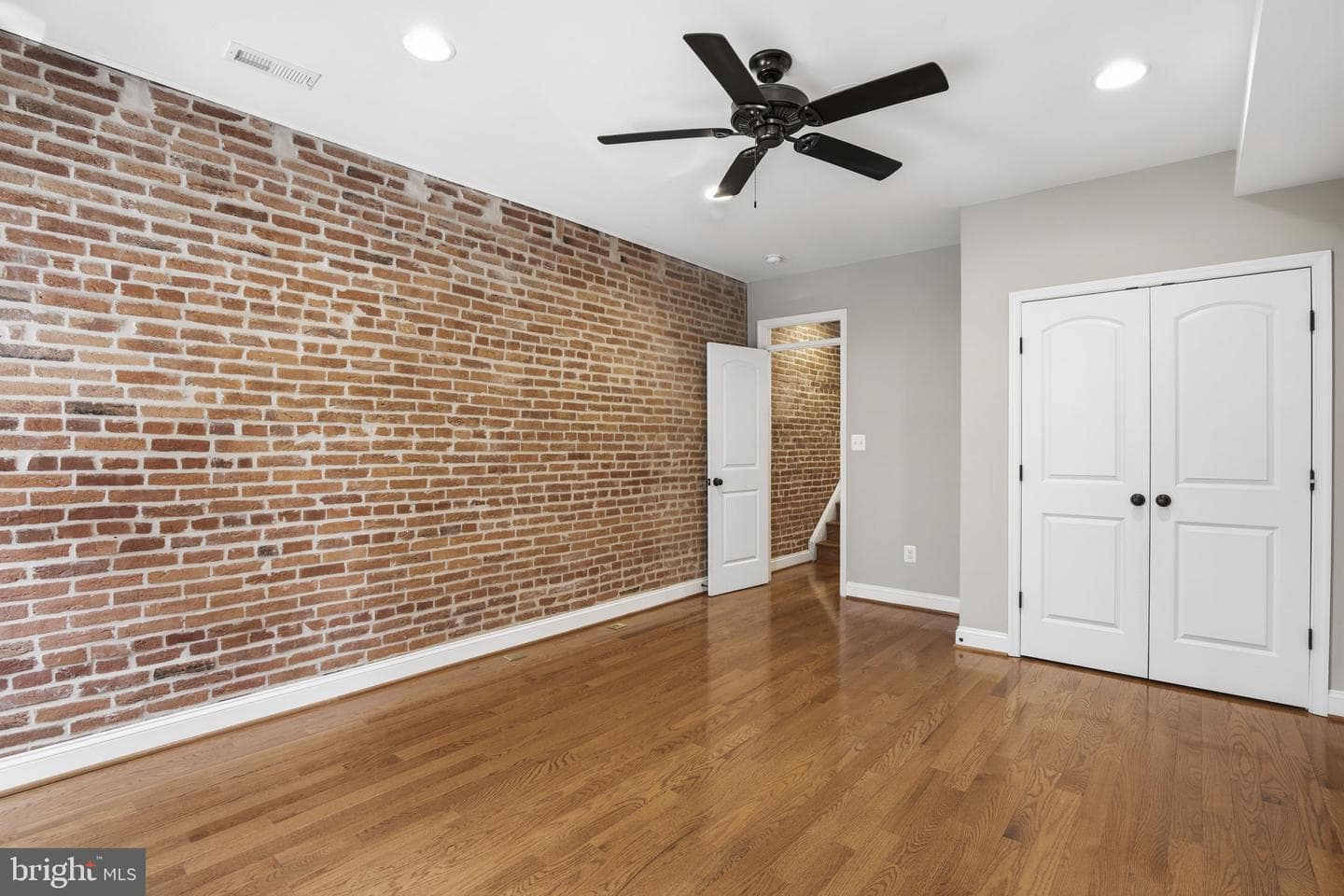 1131 William Street photo 17