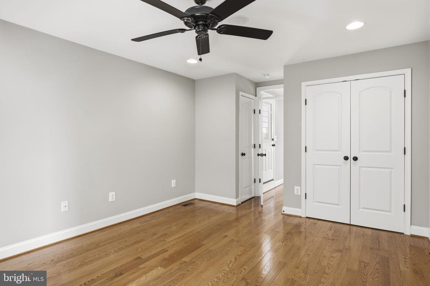 1131 William Street photo 24