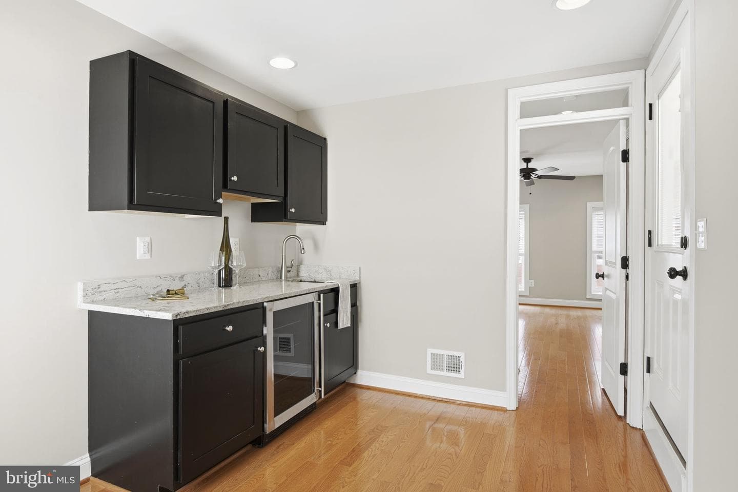 1131 William Street photo 26