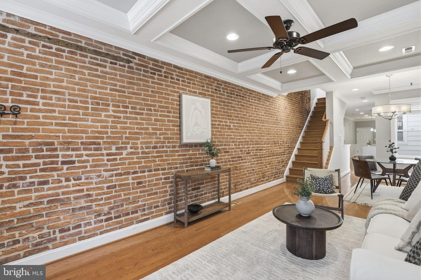 1131 William Street photo 3