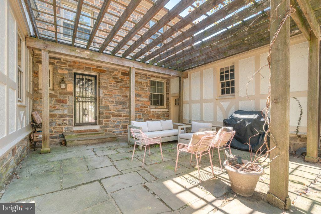 2 E Highfield Road photo 44