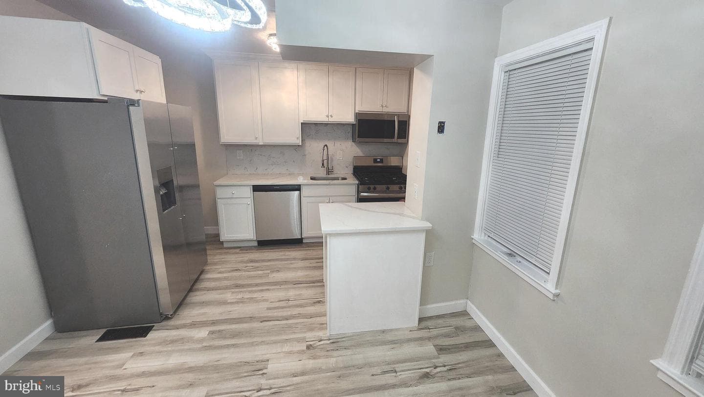 1001 Cameron Road photo 3