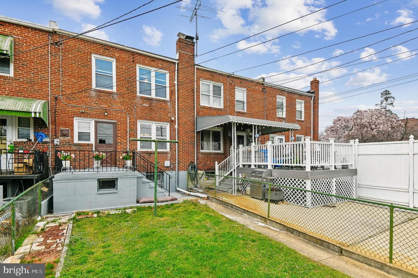 705 Tolna Street photo 27