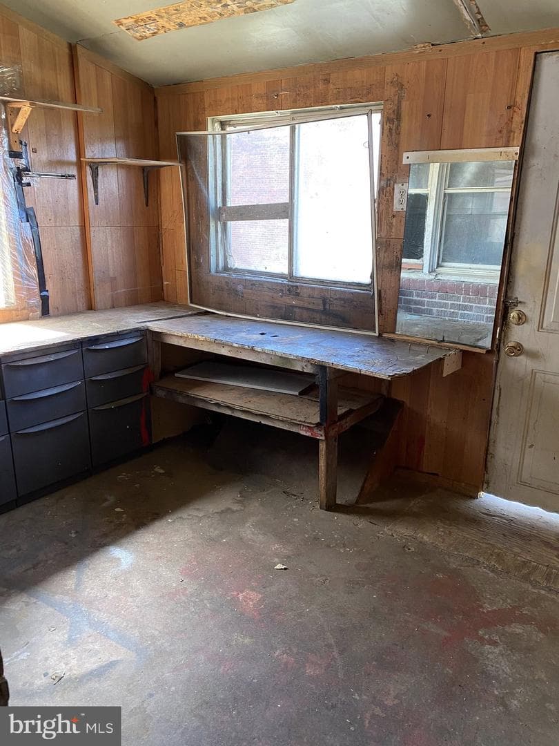 1006 Iris Avenue photo 11