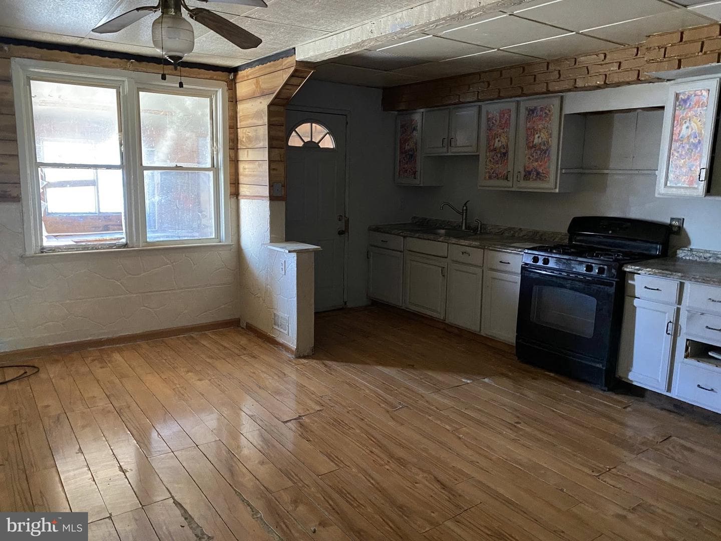 1006 Iris Avenue photo 4