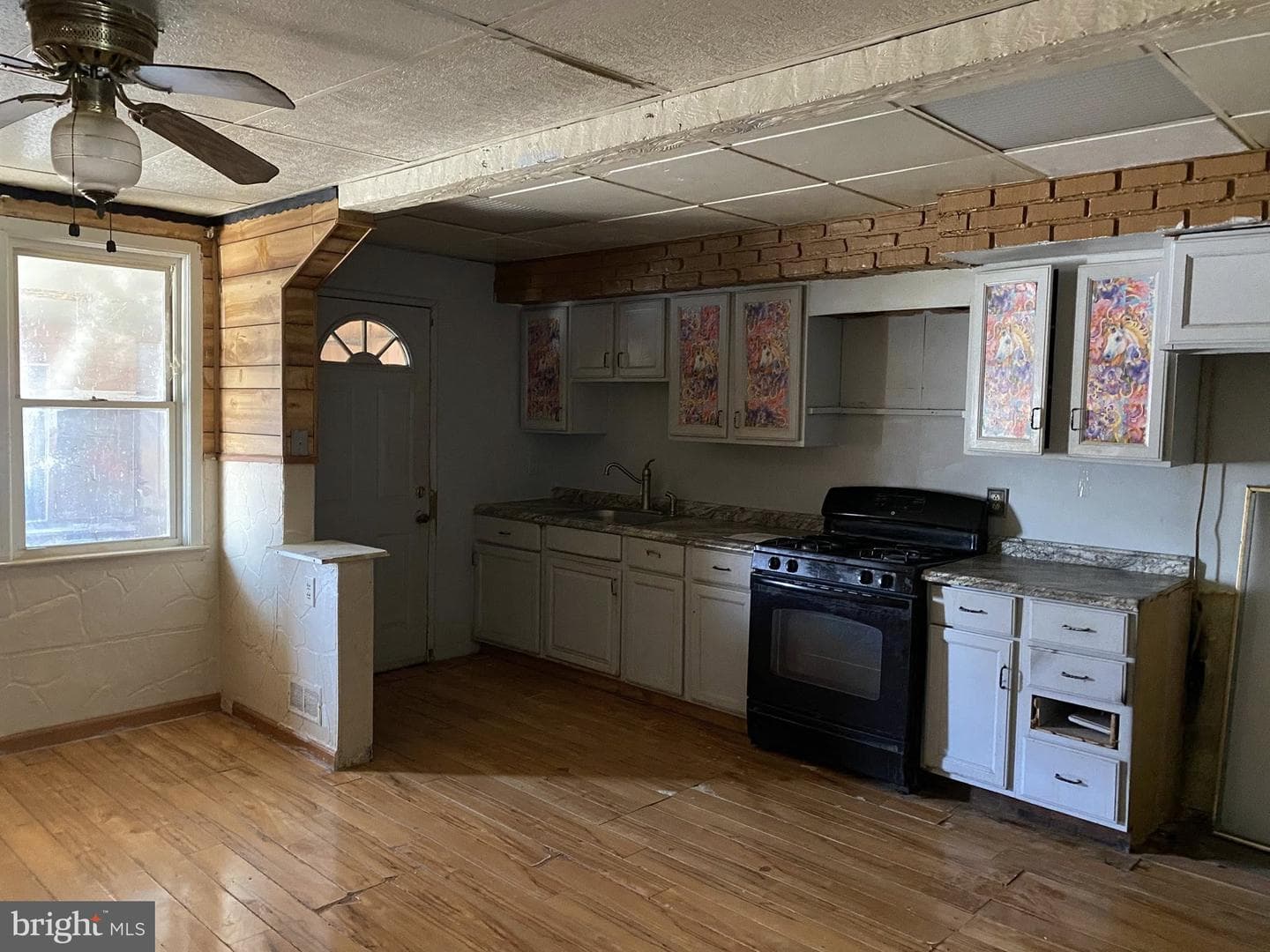 1006 Iris Avenue photo 6