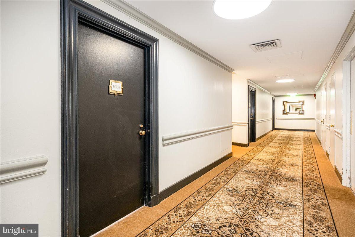 1 E Chase Street #1008 photo 18