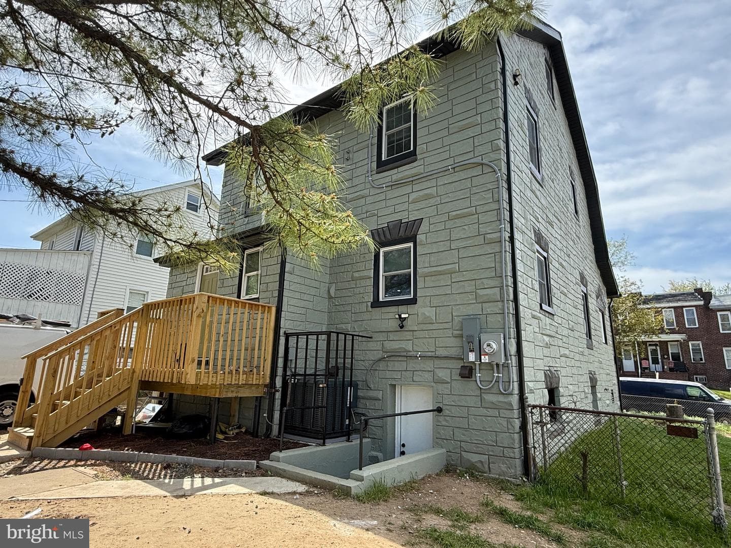 804 Pontiac Avenue photo 21