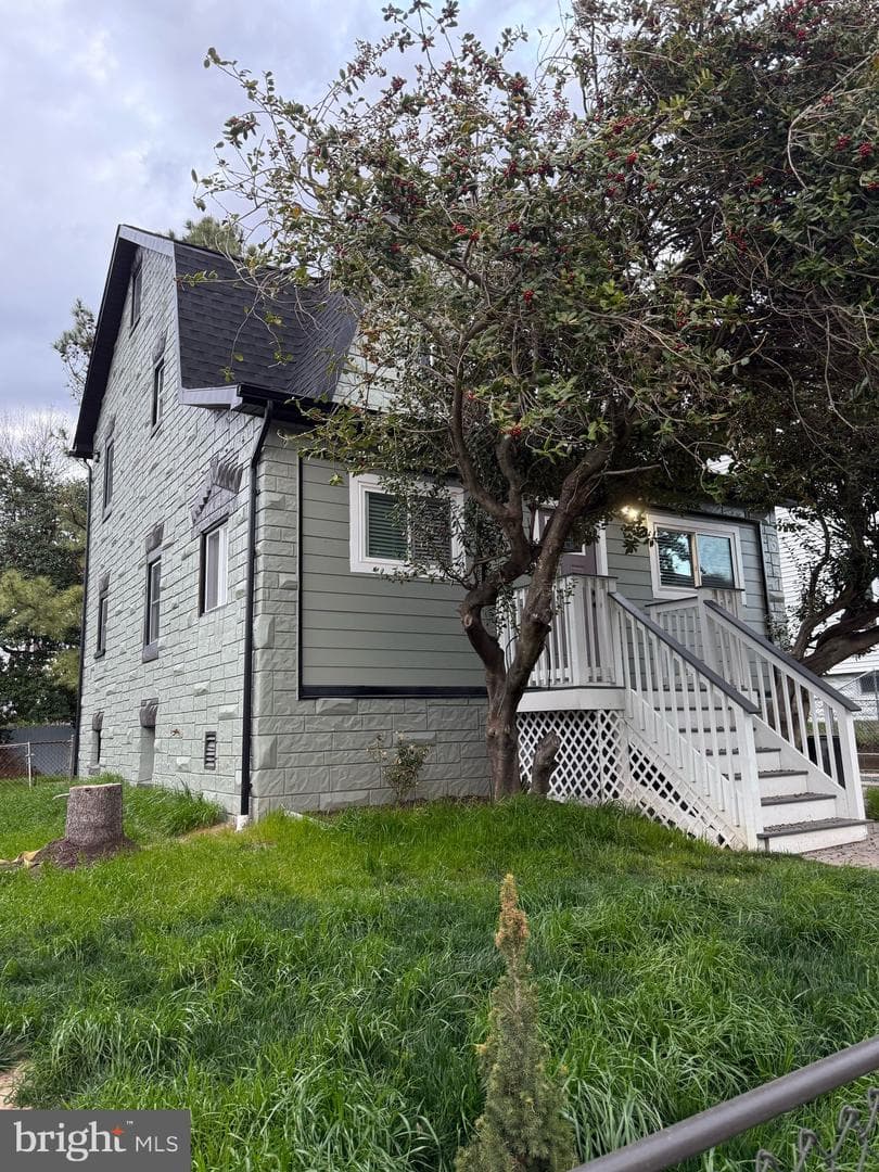 804 Pontiac Avenue photo 5