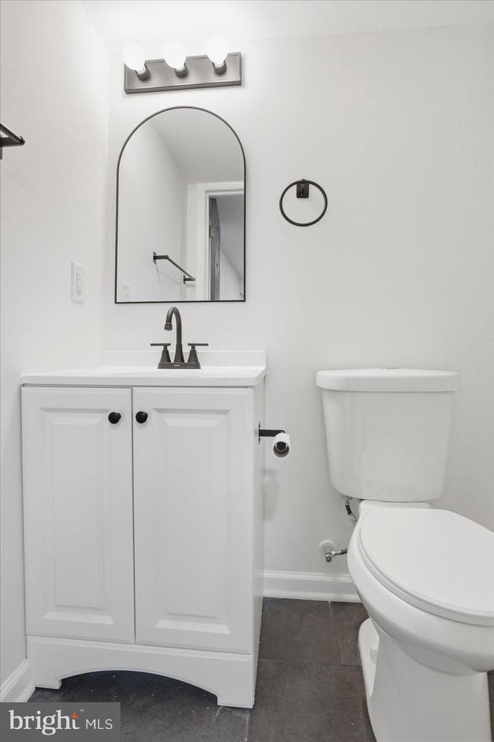 2045 Woodbourne Avenue photo 32
