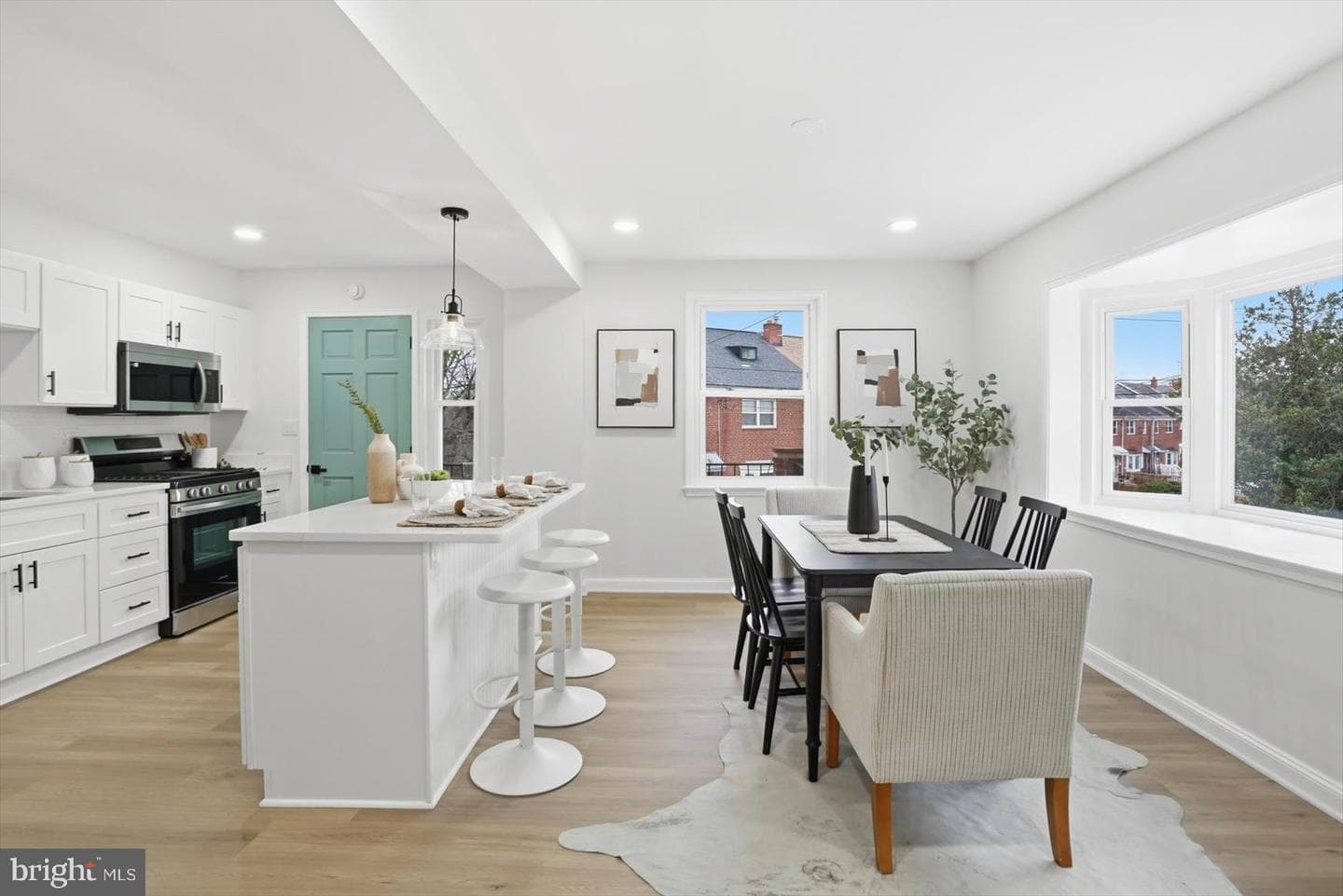 2045 Woodbourne Avenue photo 5