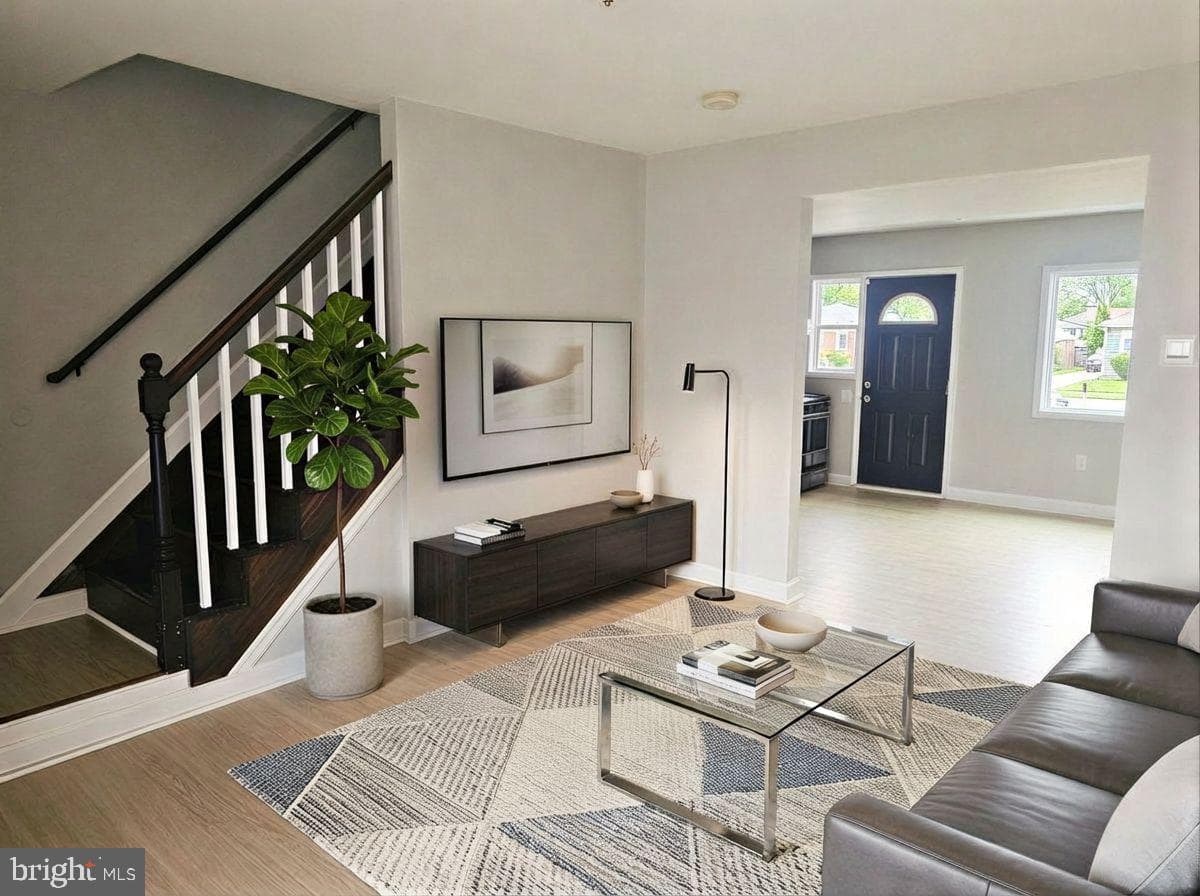 4715 Williston Street photo 3