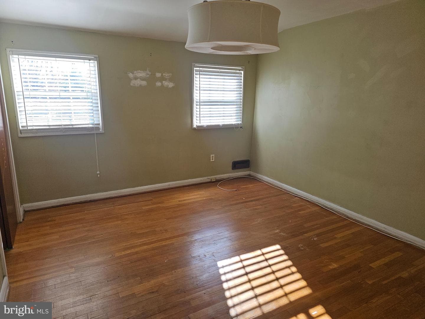 4728 Williston Street photo 7