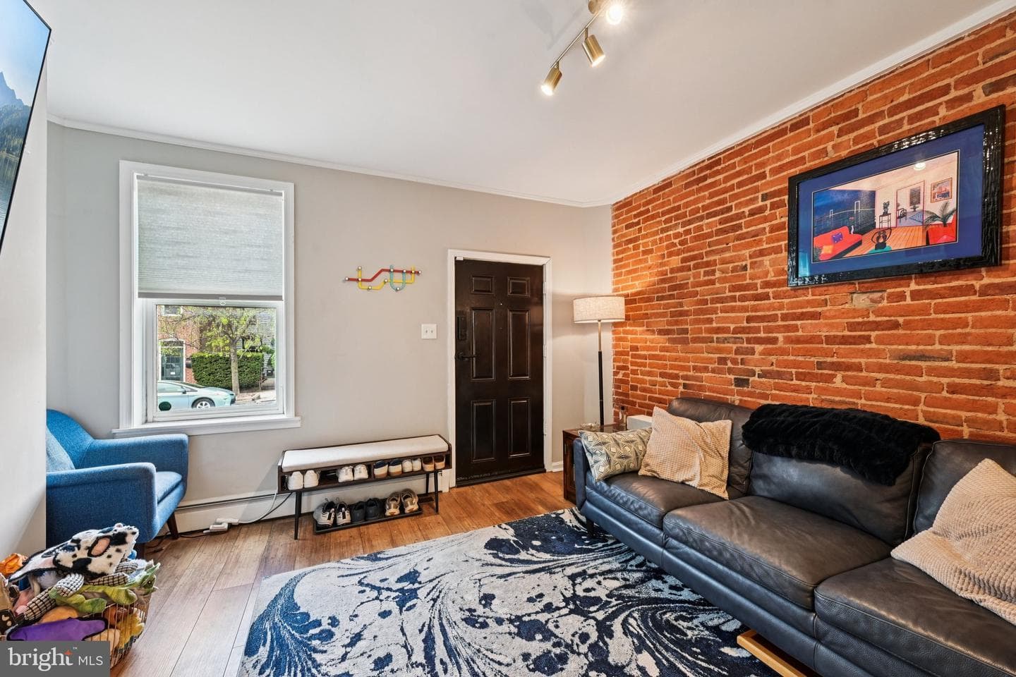 219 S Washington Street photo 11