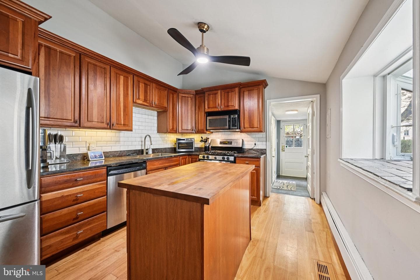 219 S Washington Street photo 16