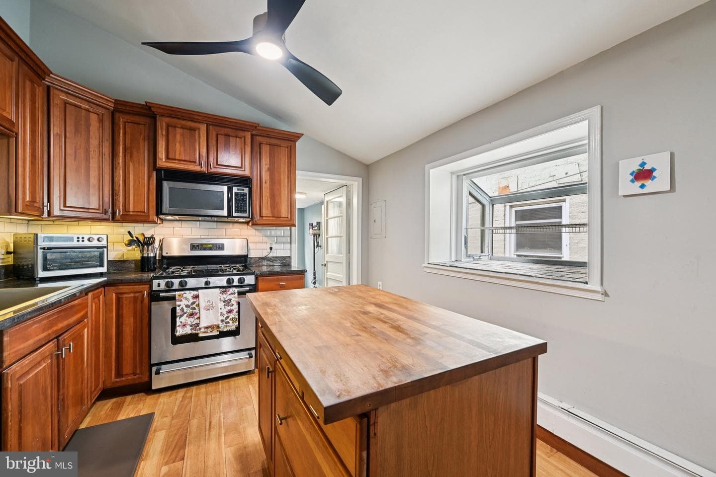 219 S Washington Street photo 17