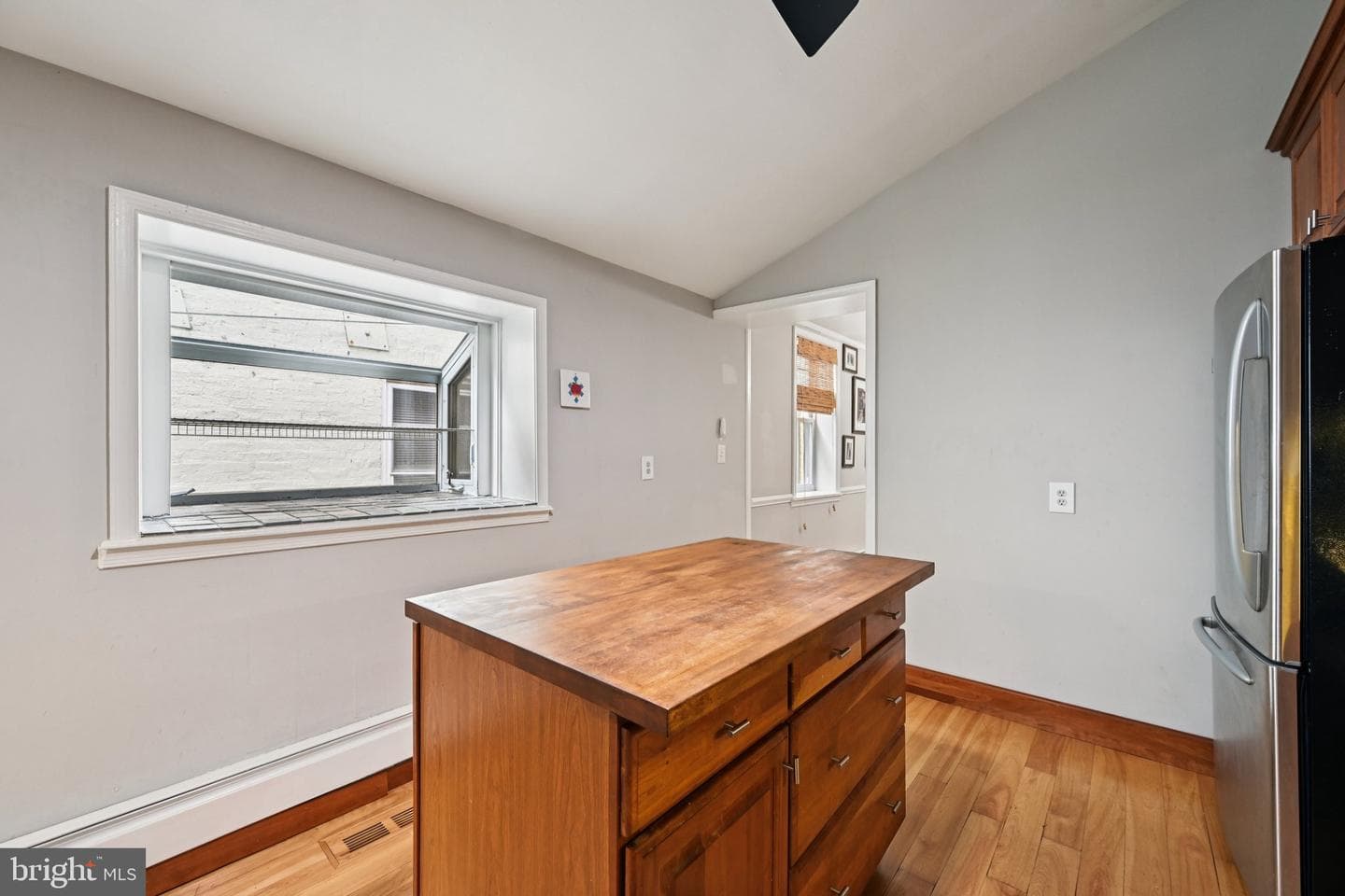 219 S Washington Street photo 18