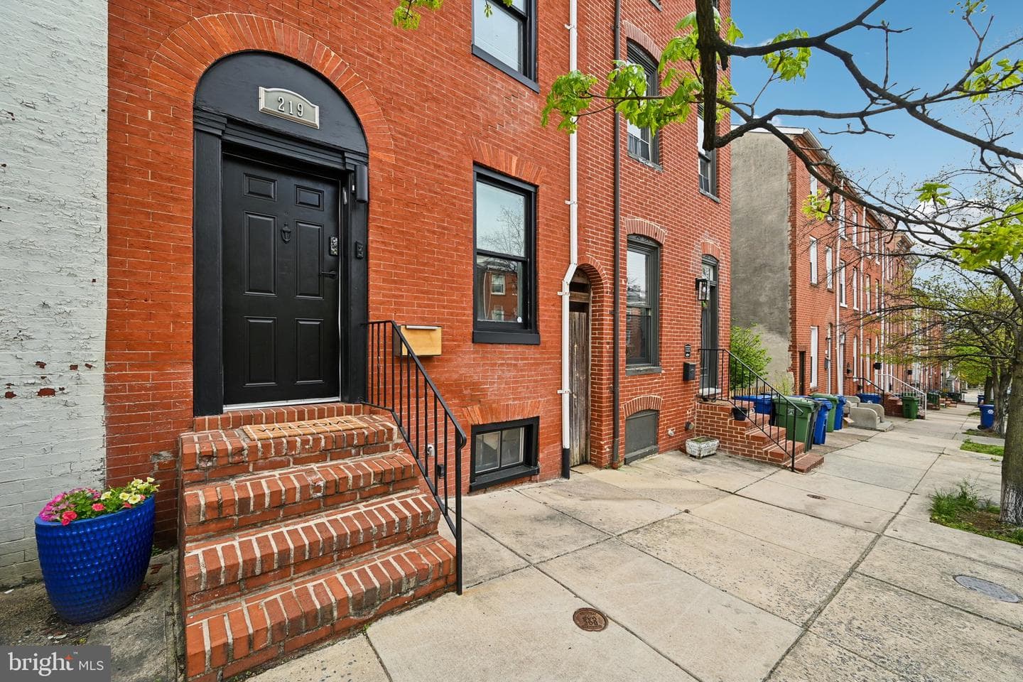 219 S Washington Street photo 5