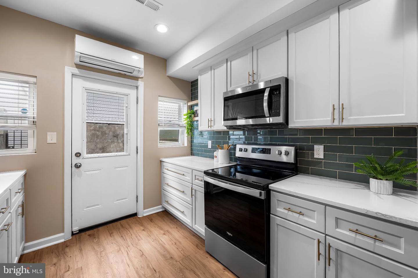 317 S Collington photo 11