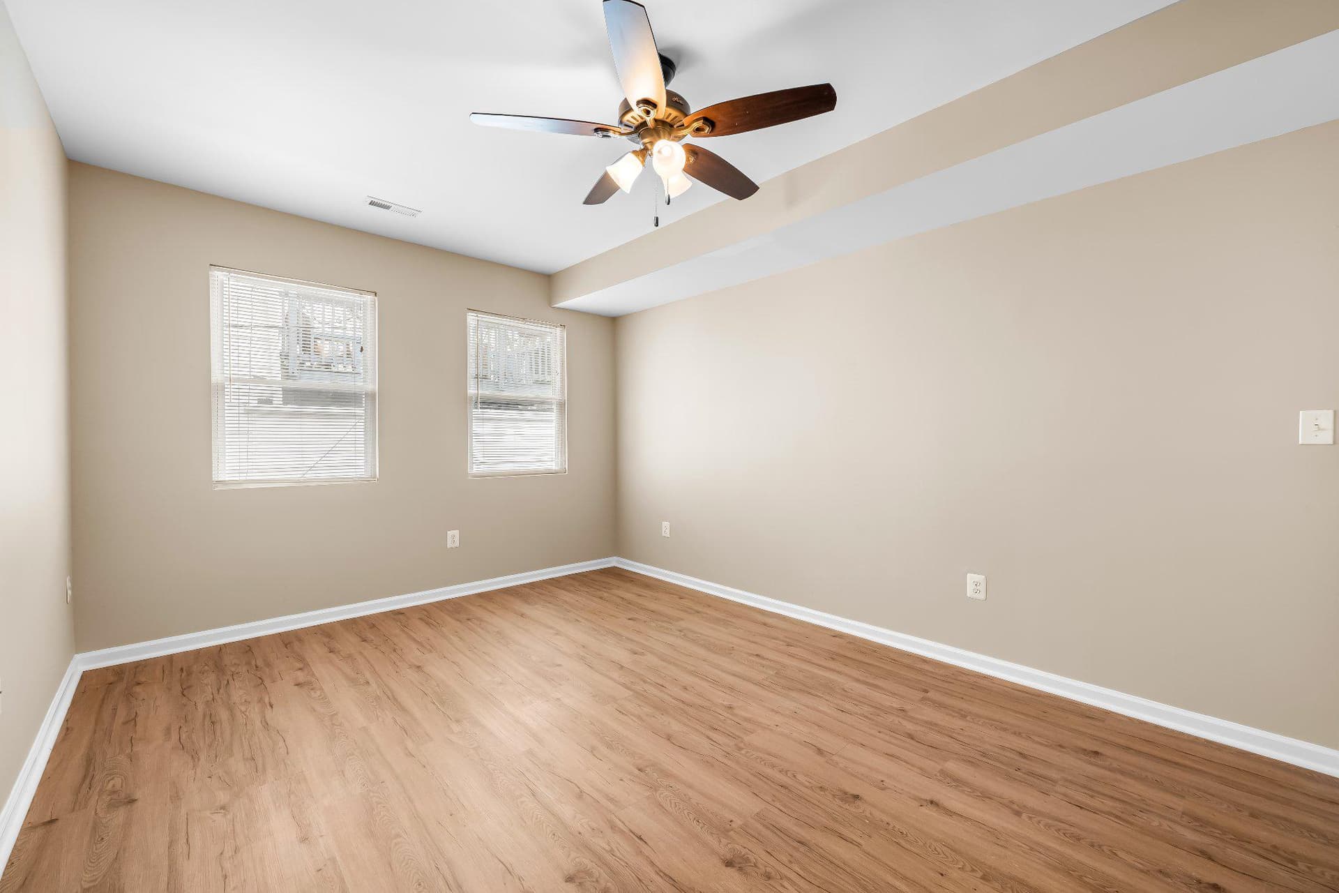 317 S Collington photo 17