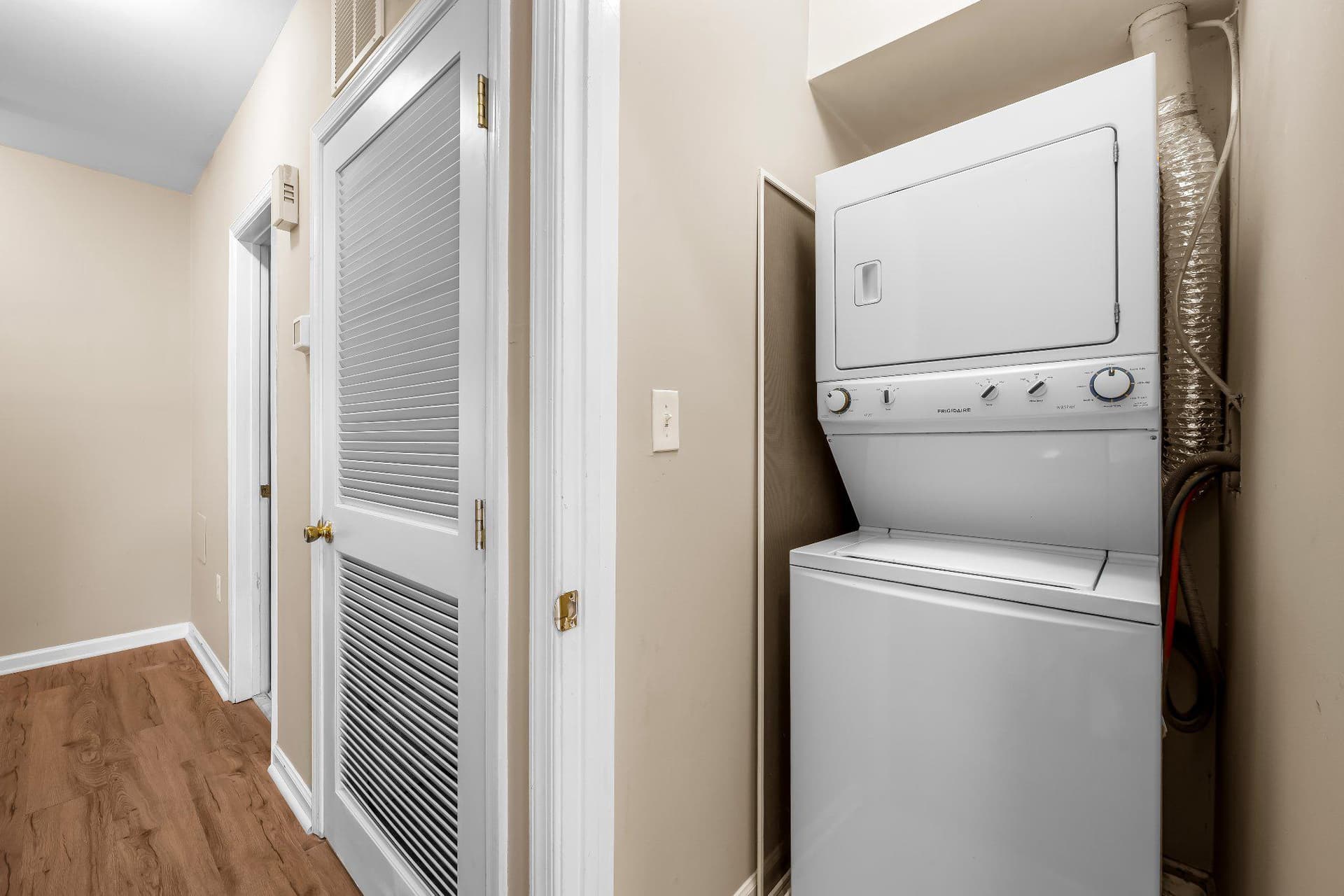 317 S Collington photo 20