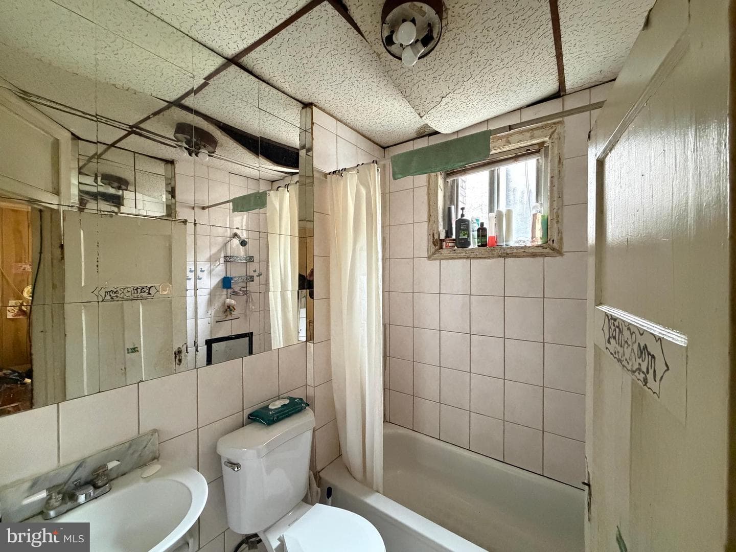 421 E 28th Street photo 20