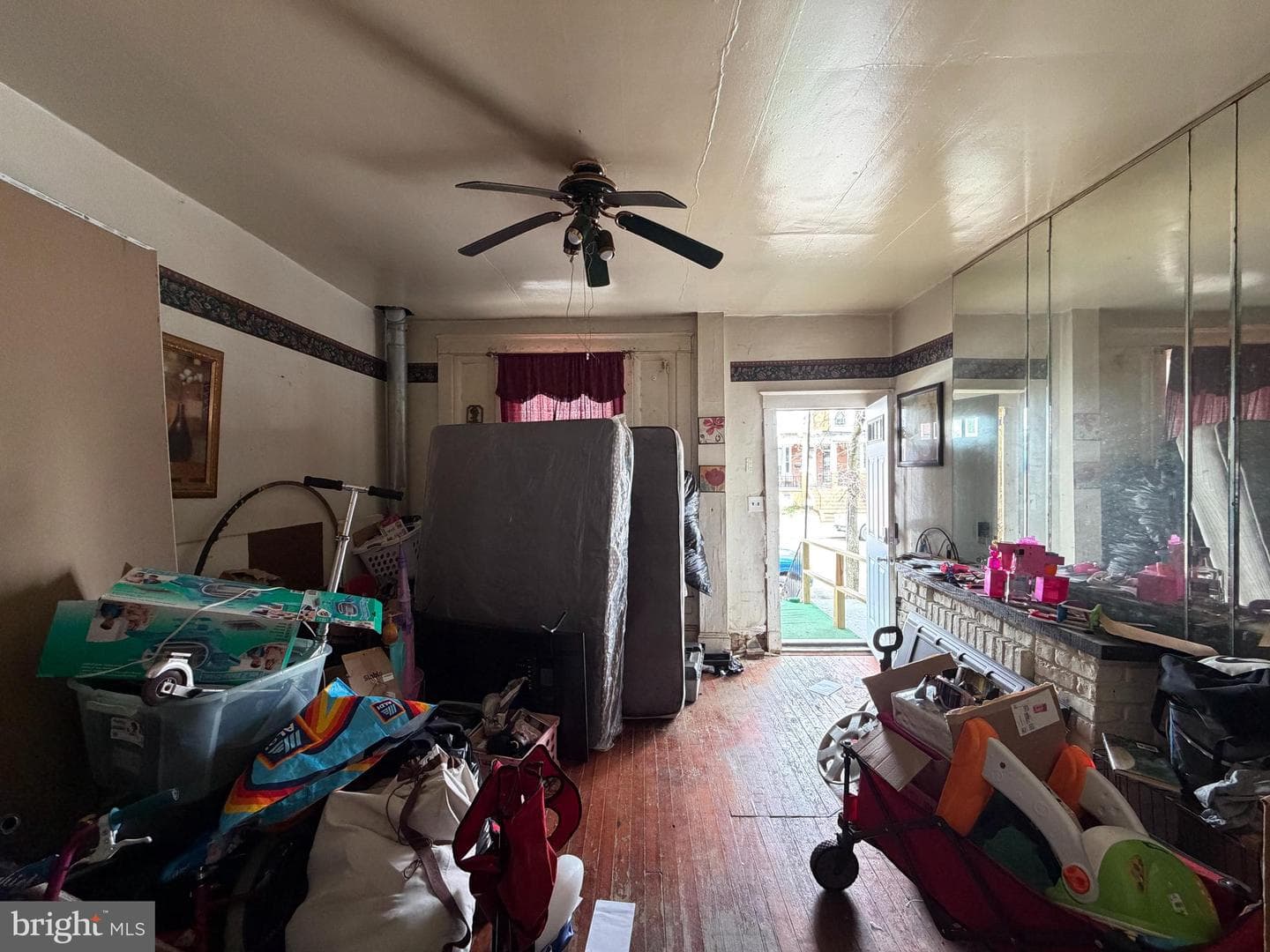 421 E 28th Street photo 7