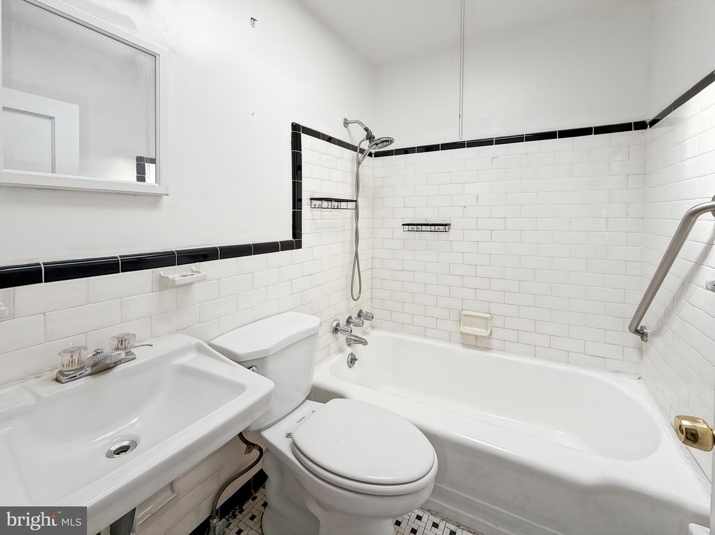 2709 E Hoffman Street photo 22