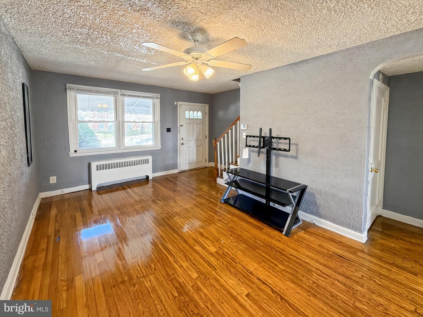 2709 E Hoffman Street photo 5