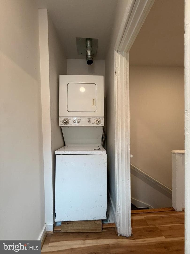 307 S Baylis Street photo 20