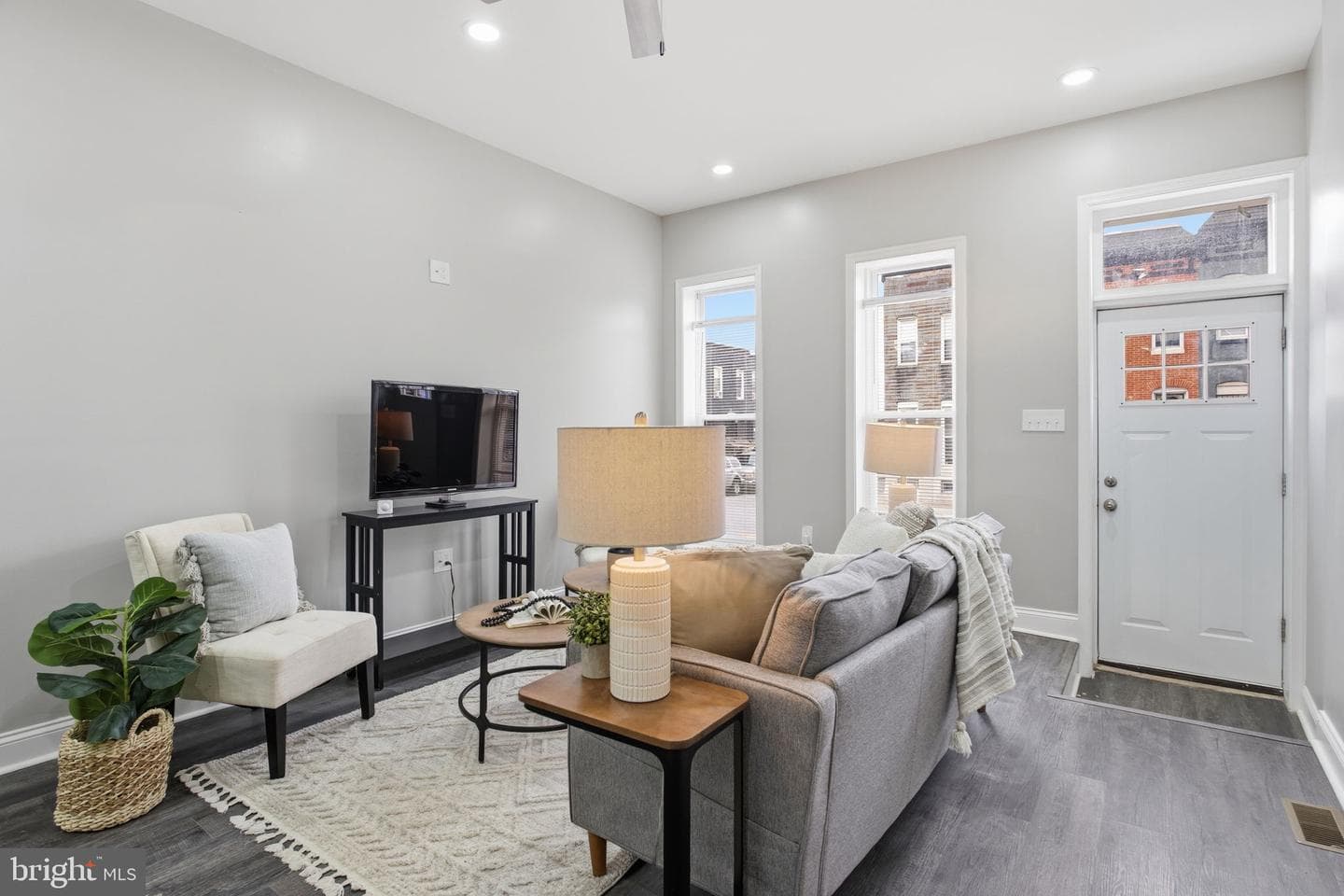 1708 E Federal Street photo 2