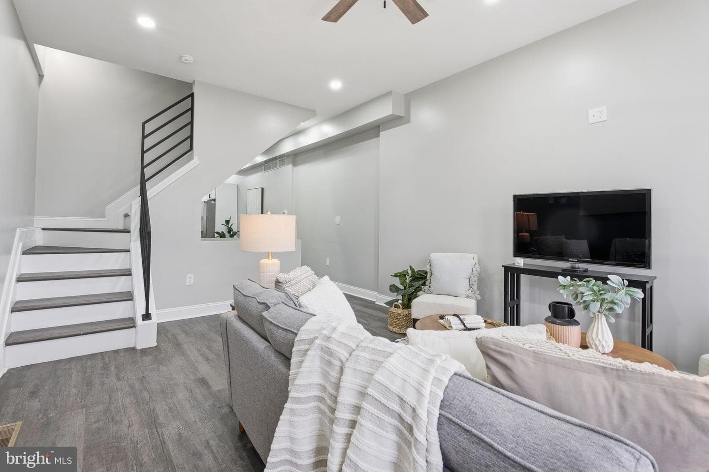 1708 E Federal Street photo 3