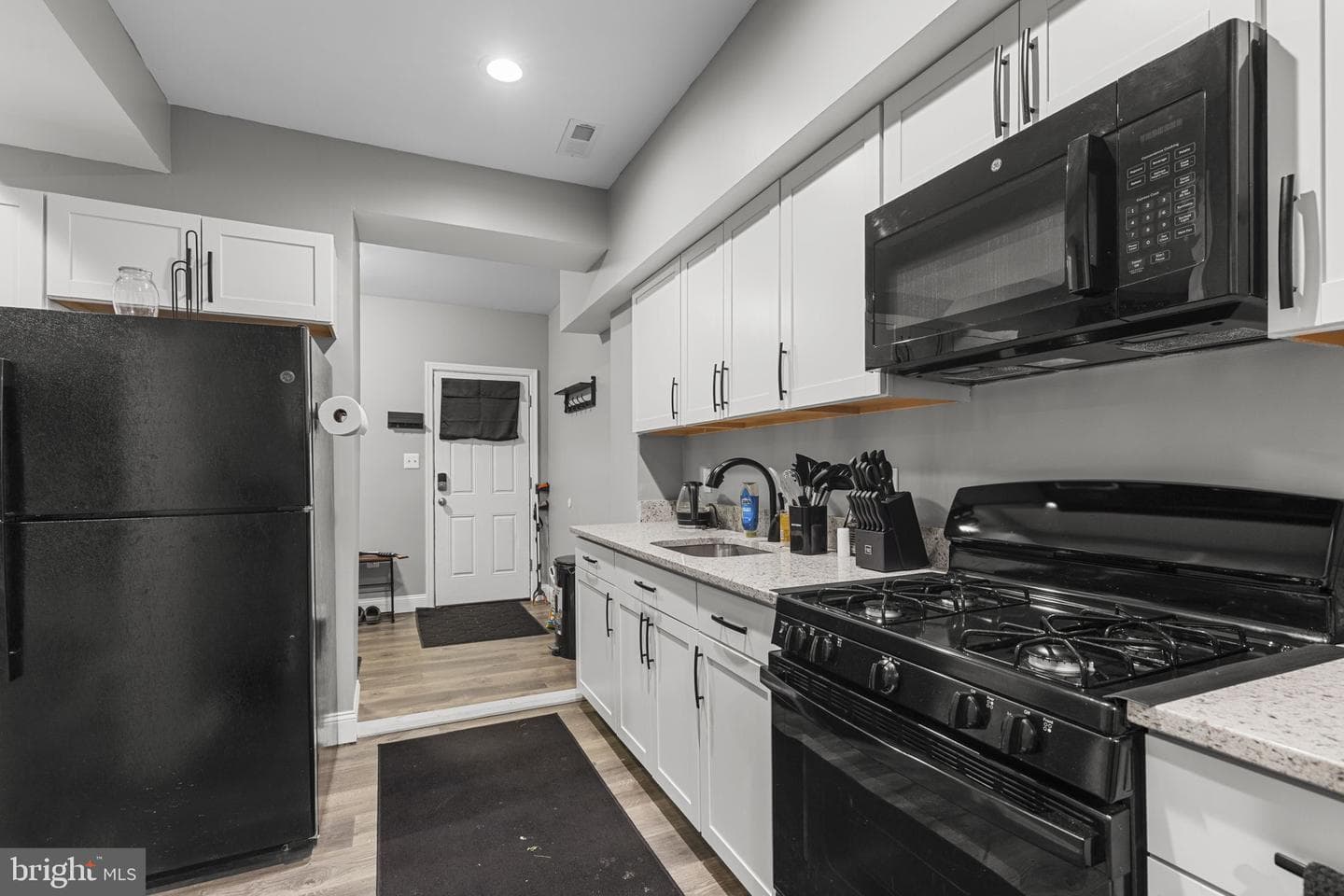 3110 Cliftmont photo 9