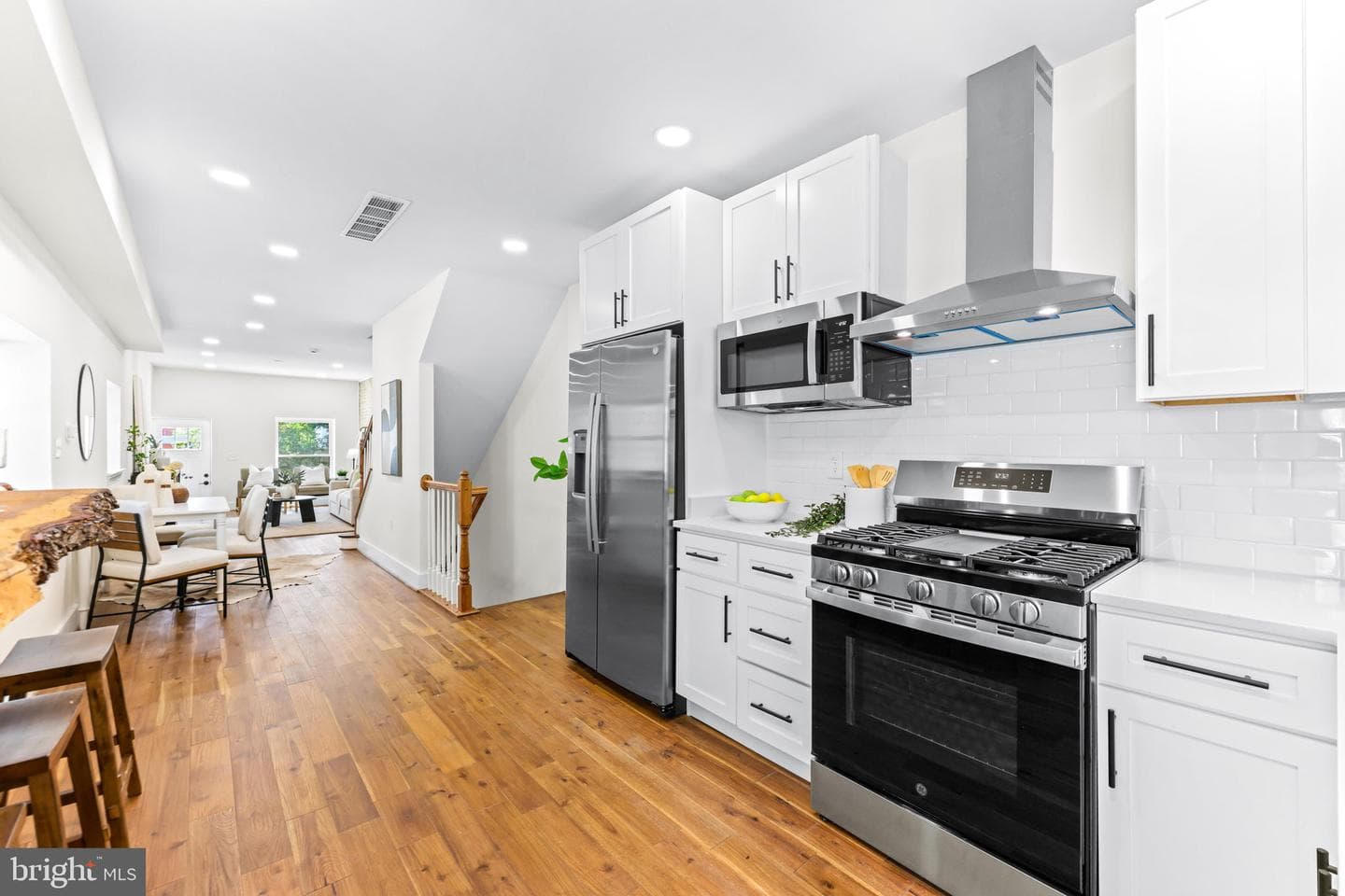 1500 Boyle Street photo 15